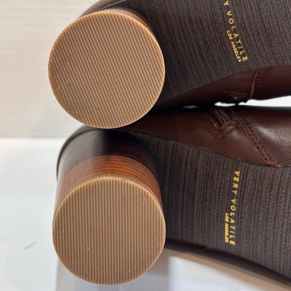 Very Volatile Women's Millian Boots Brown SZ 7 Side Zip Closure - Picture 10 of 13